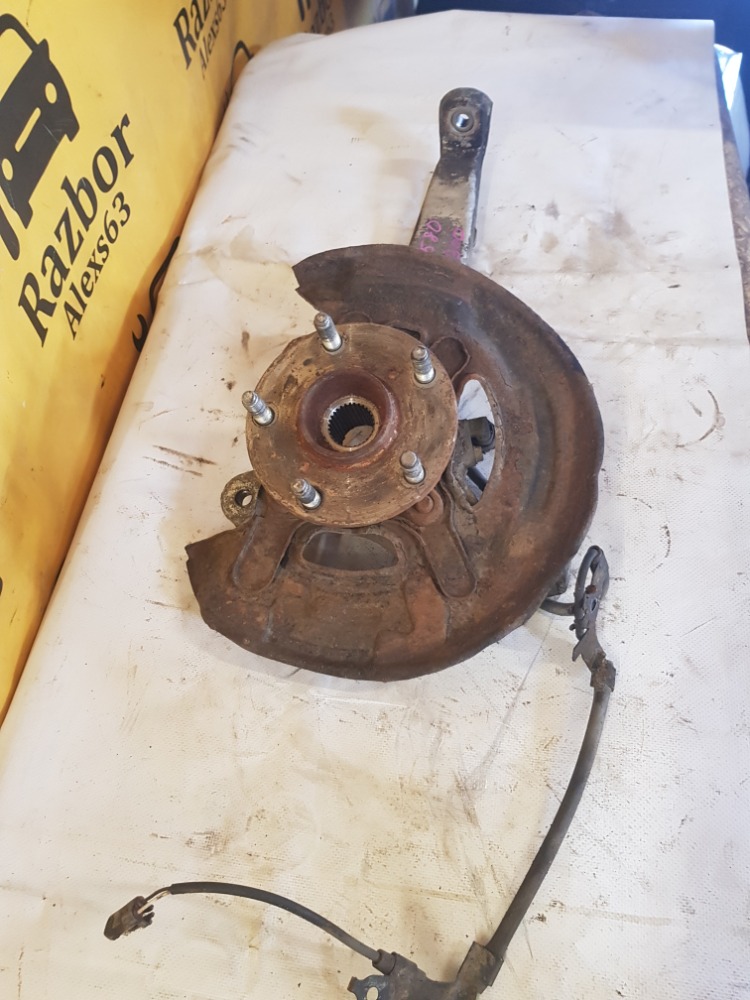Поворотный кулак Lexus GS 300 2005 GRS 190