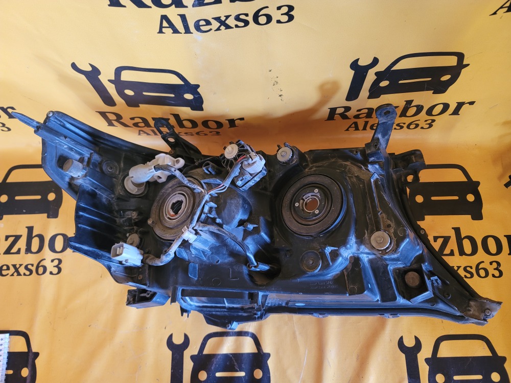 Фара Toyota Land Cruiser 2008 200