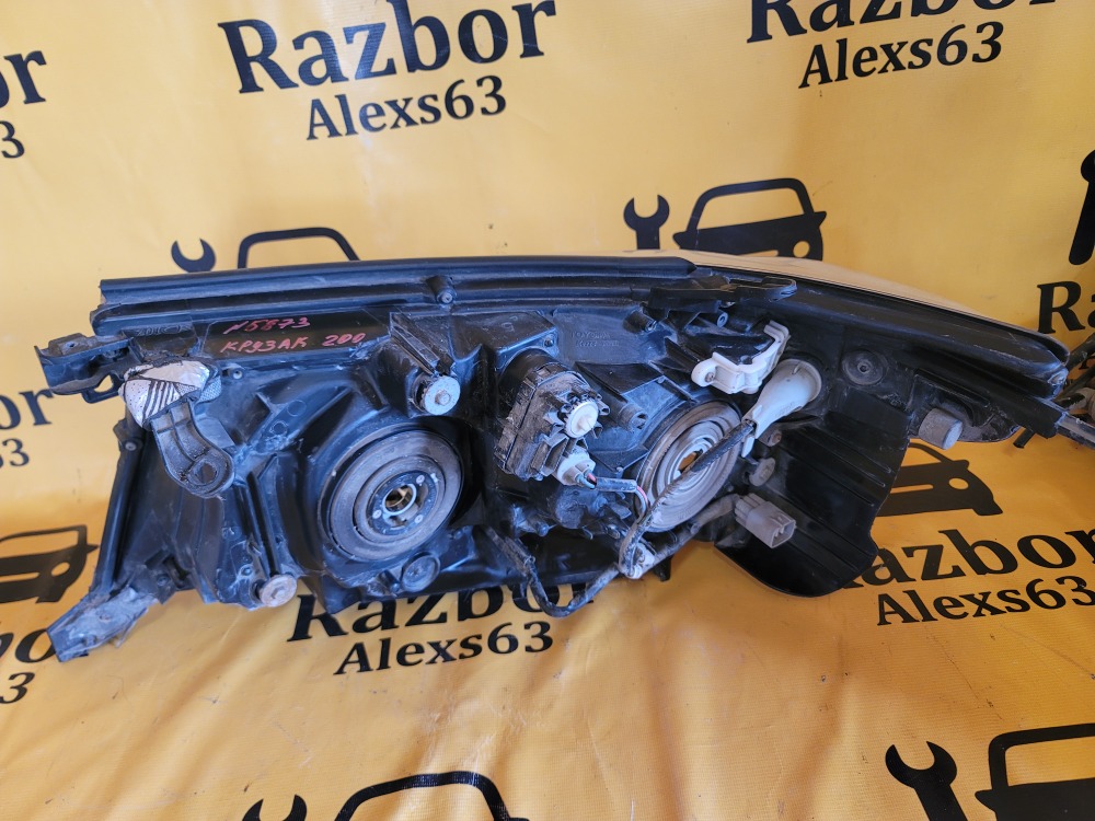Фара Toyota Land Cruiser 2008 200