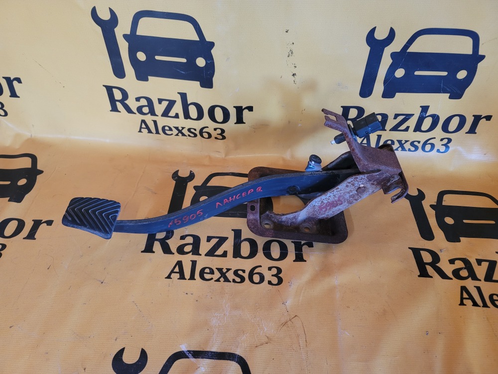 Педаль тормоза Mitsubishi Lancer 2006 9