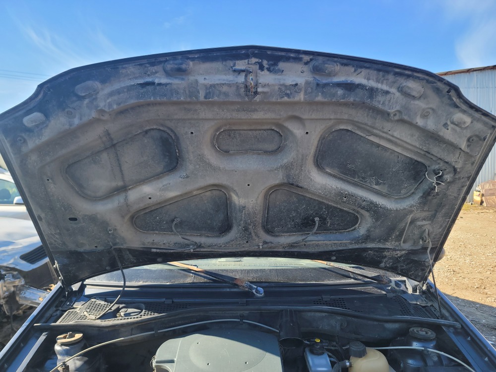 Капот Renault Logan 2008