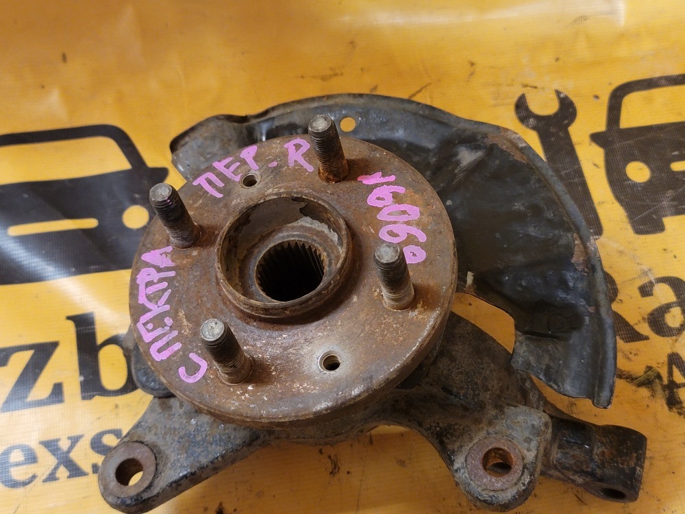 Поворотный кулак Kia Spectra 2008