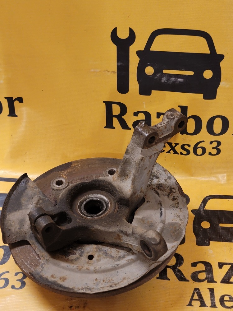 Поворотный кулак Renault Logan 2011 1