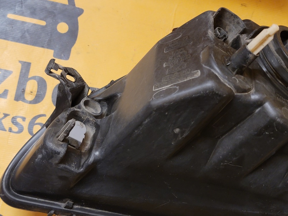 Фара Renault Logan 2013 1