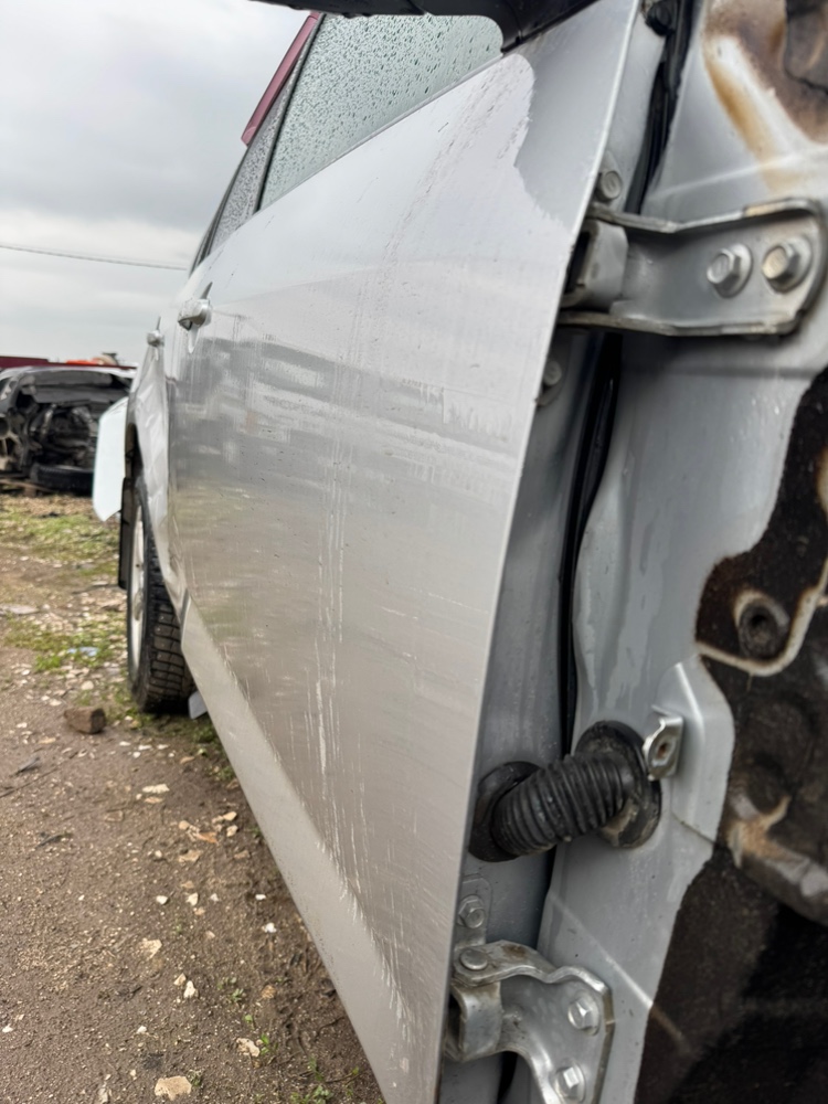 Дверь Toyota RAV4