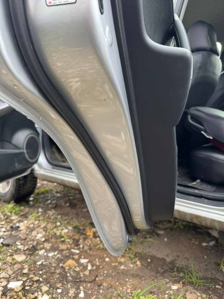 Дверь Toyota Rav 2006