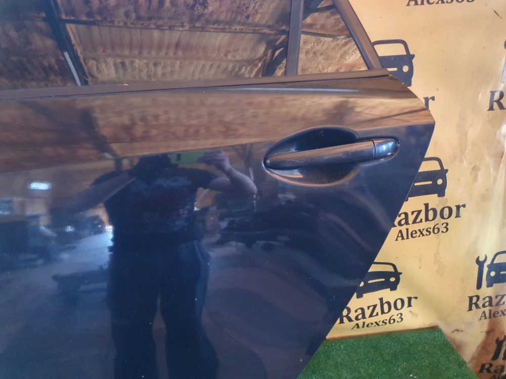 Дверь Mazda 3