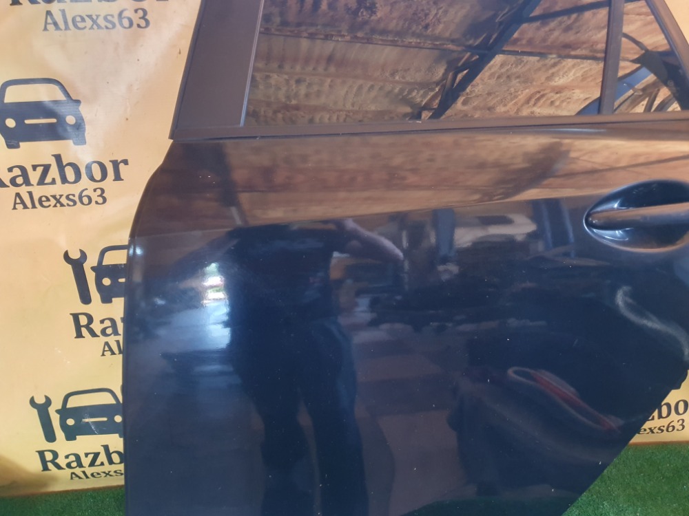 Дверь Mazda 3