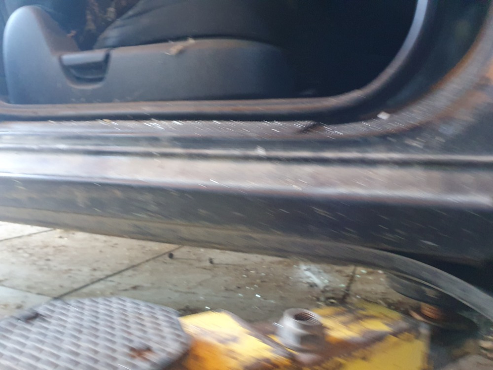 Порог кузова Mazda 3 2011 BL