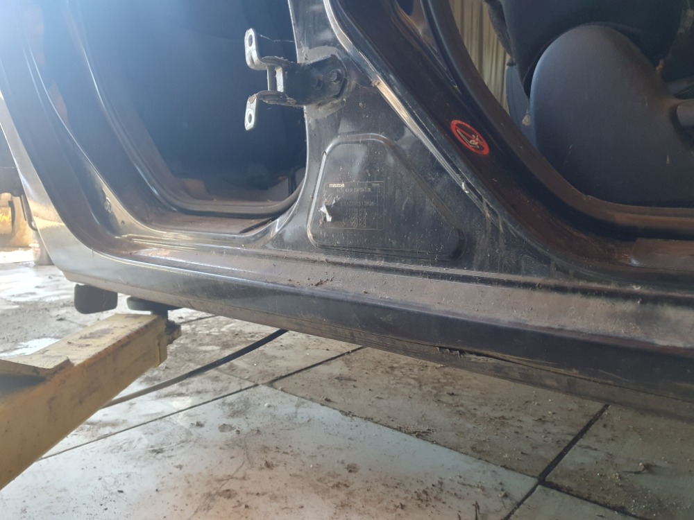 Порог кузова Mazda 3 2011 BL