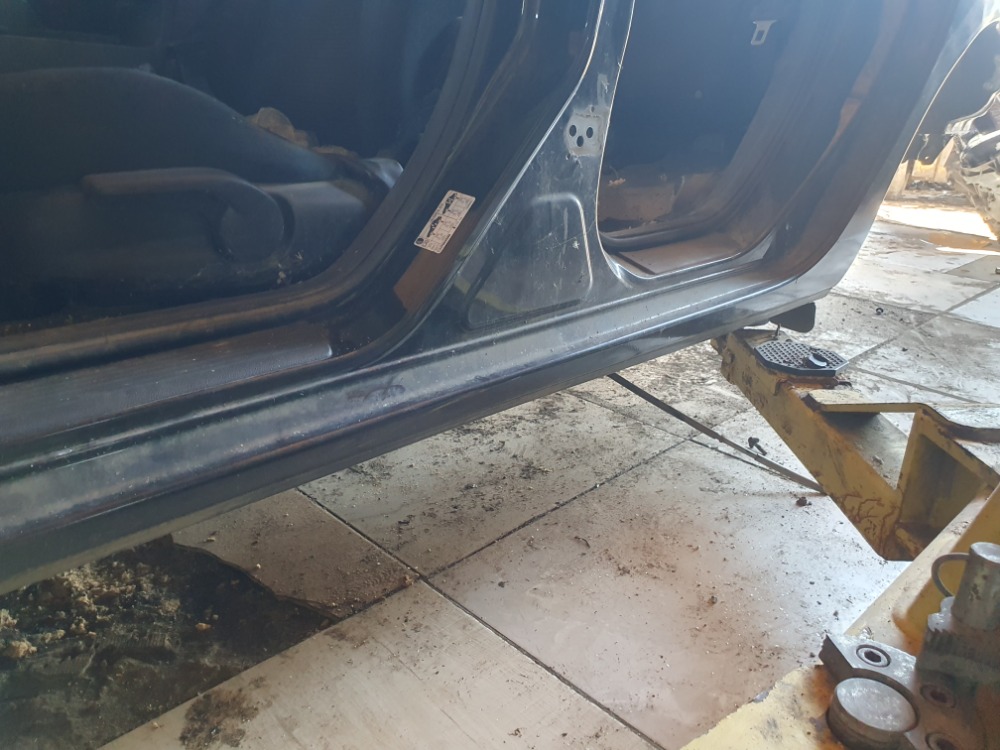 Порог кузова Mazda 3 2011 BL