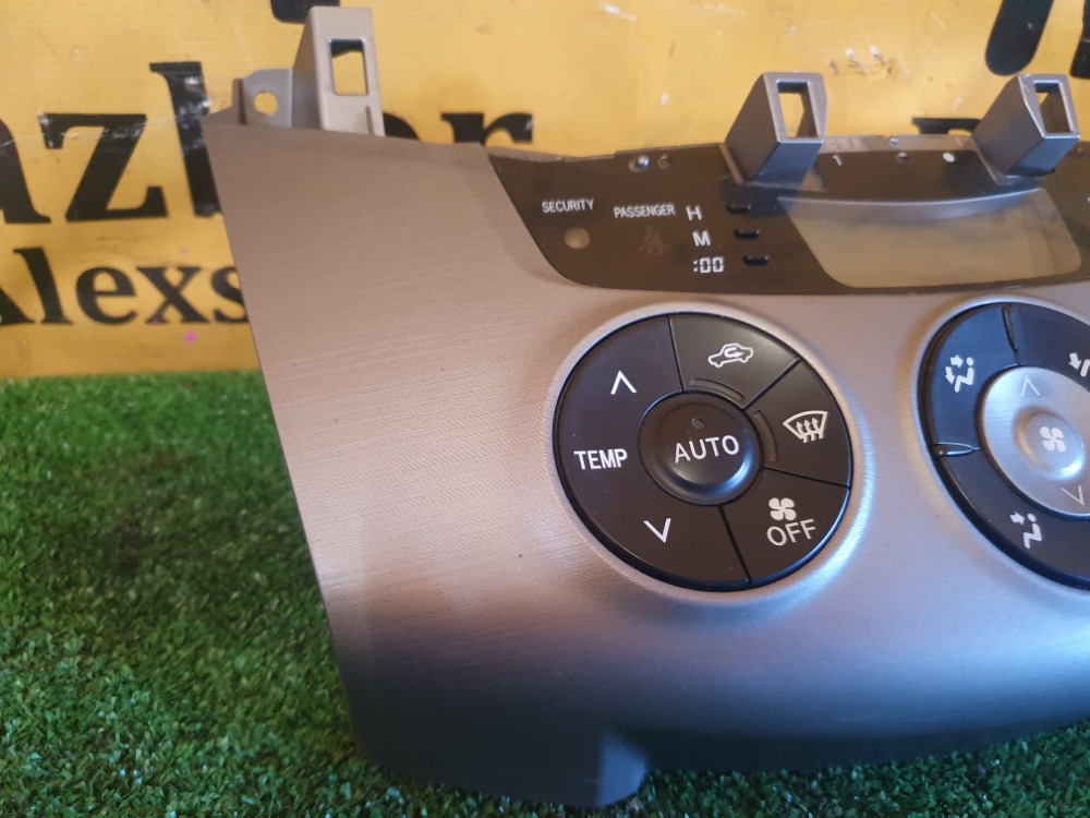 Блок управления климатом Toyota RAV4 XA30