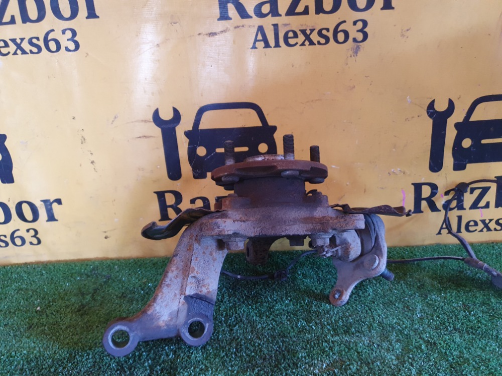 Кулак поворотный Toyota RAV4 XA30