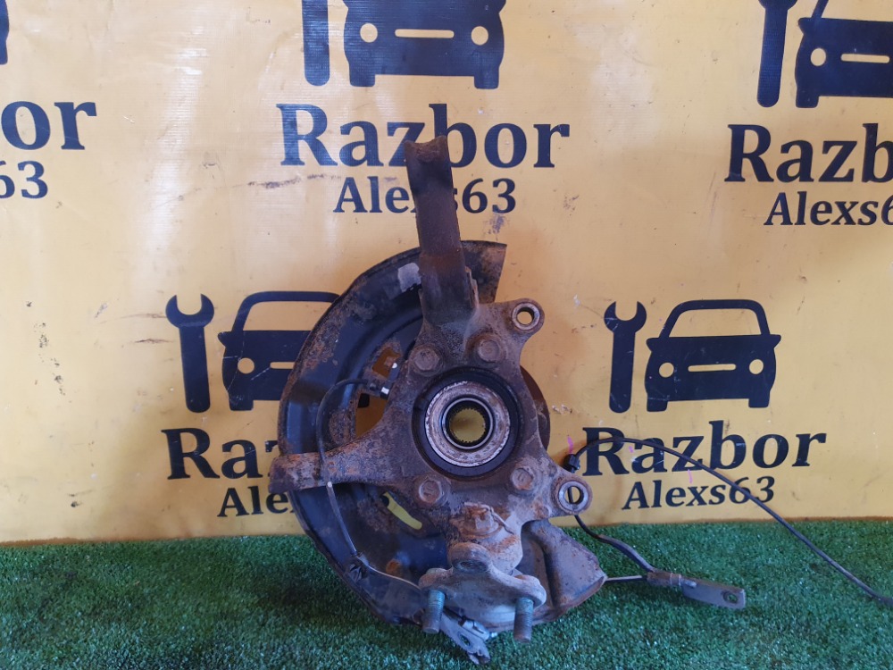 Кулак поворотный Toyota RAV4 XA30