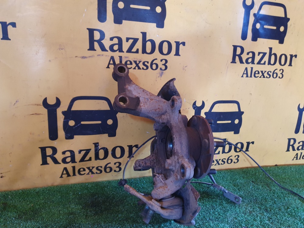 Кулак поворотный Toyota RAV4 XA30