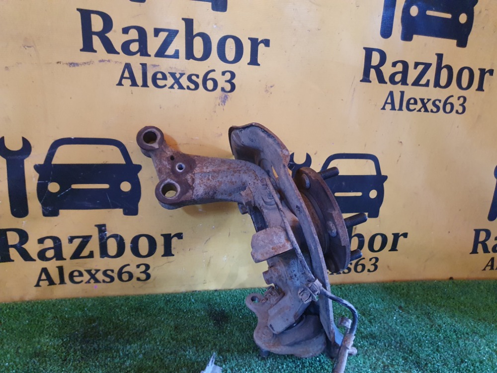 Кулак поворотный Toyota RAV4 XA30