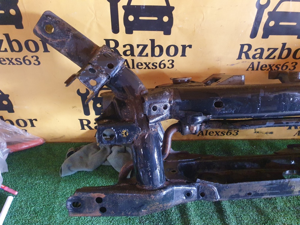 Подрамник Toyota RAV4 XA30