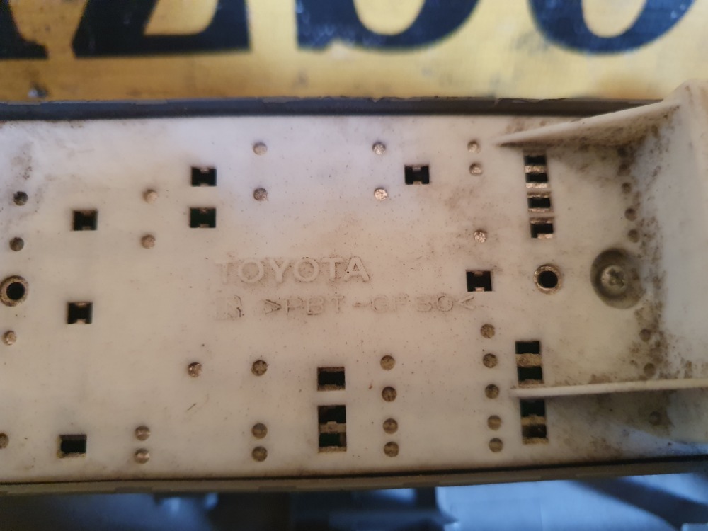 Блок управления стеклоподъемниками Toyota Corolla E150