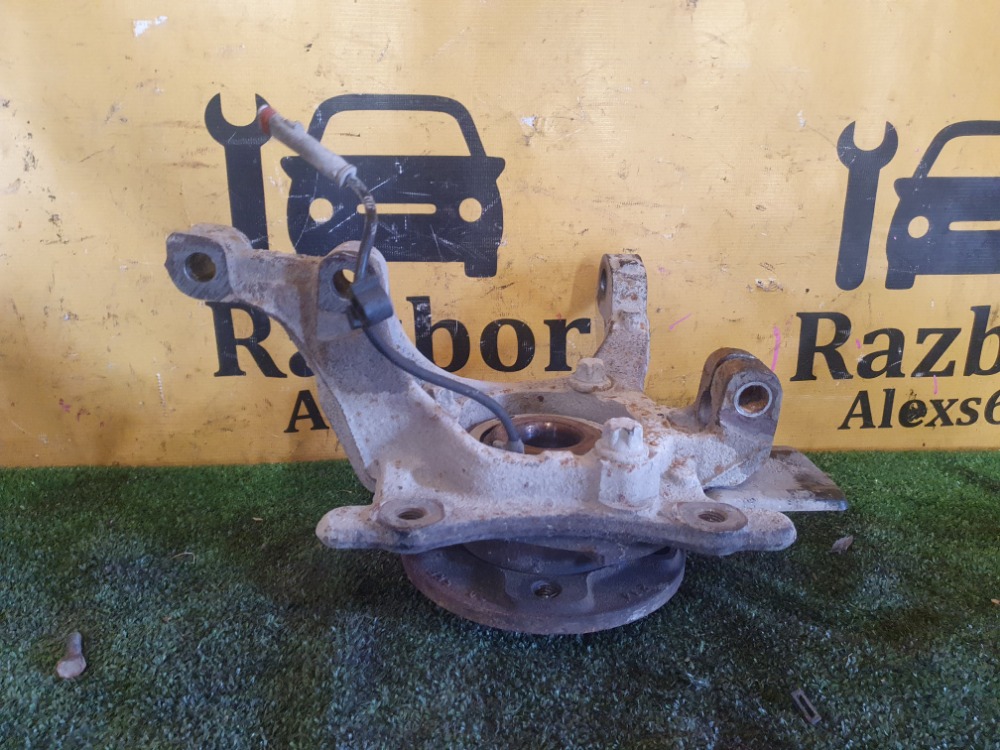 Кулак поворотный Opel Zafira B