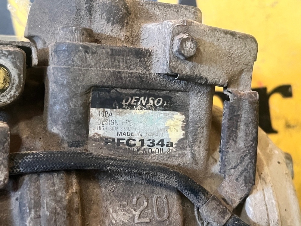 Компрессор кондиционера Lexus Lx 470 2005
