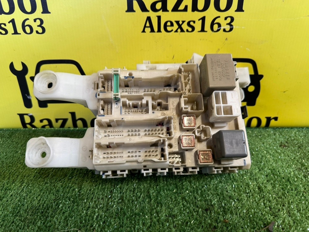 Блок предохранителей Toyota RAV4 2006 XA30