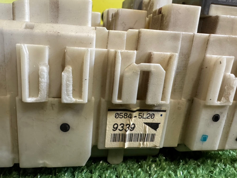 Блок предохранителей Toyota RAV4 2006 XA30