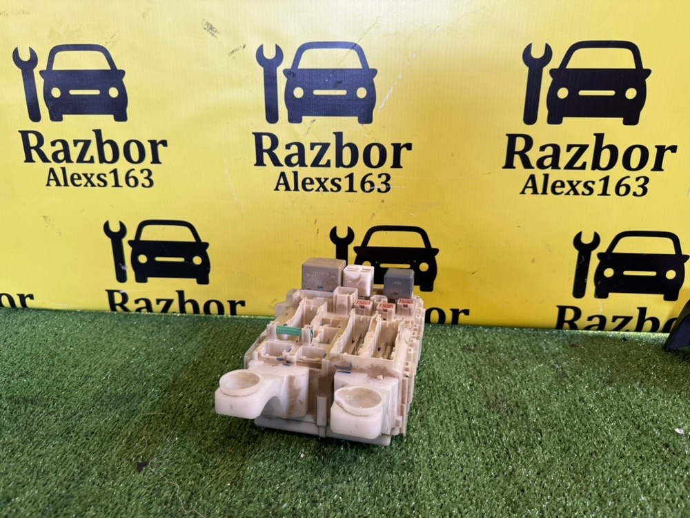 Блок предохранителей Toyota RAV4 2006 XA30