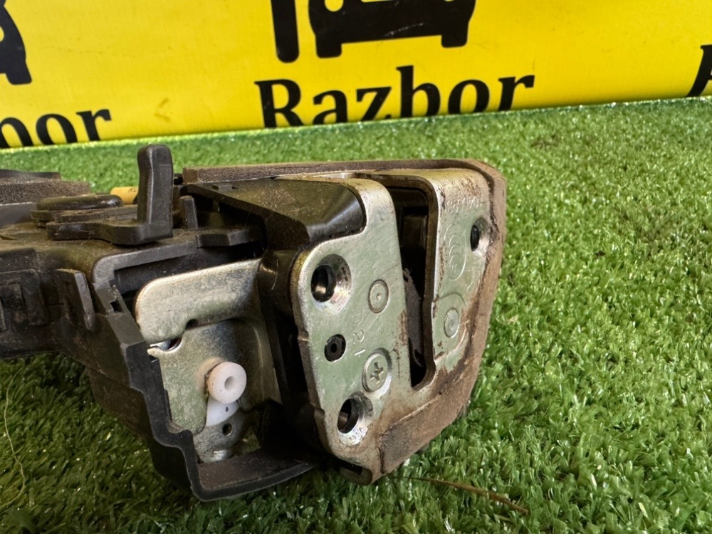 Замок двери Suzuki Grand Vitara 2008 2