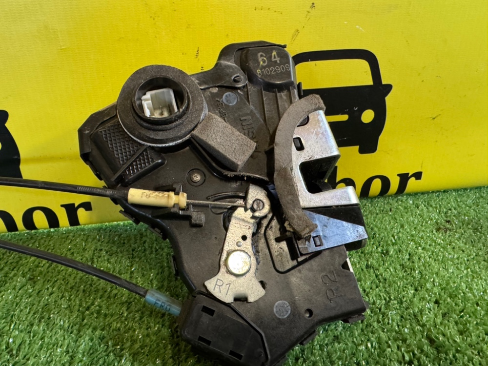 Замок двери Suzuki Grand Vitara 2006 2