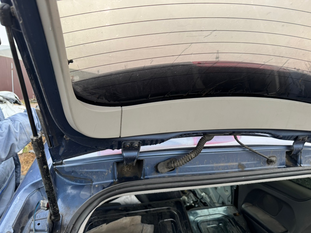 Крышка багажника Ford Focus 2006 2