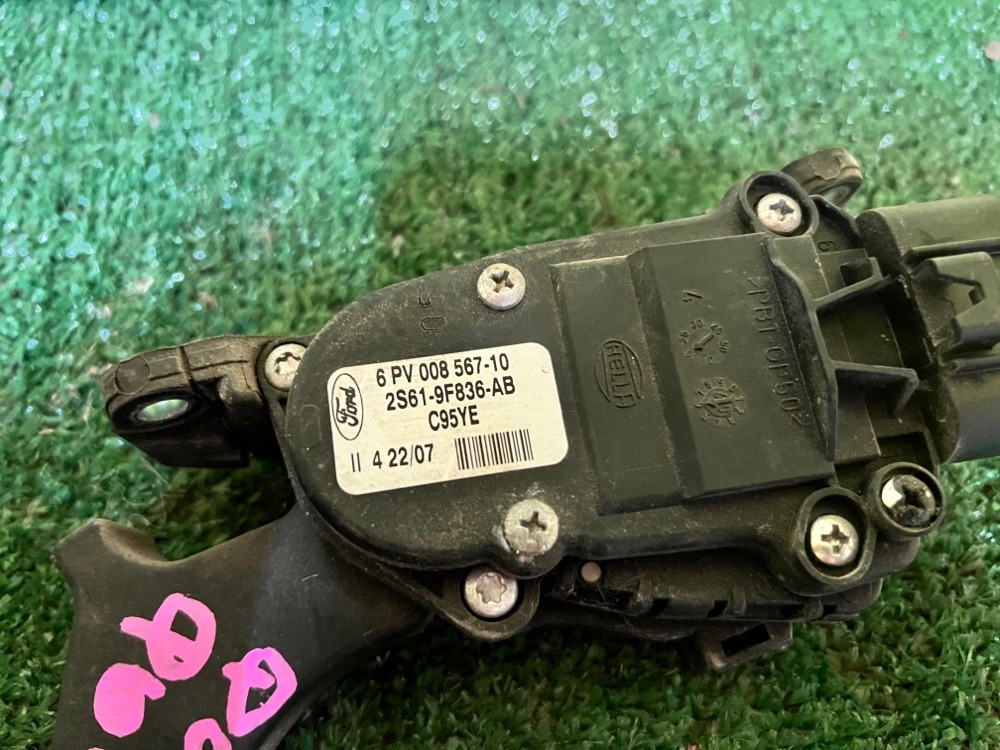 Педаль газа Ford Fusion 2008