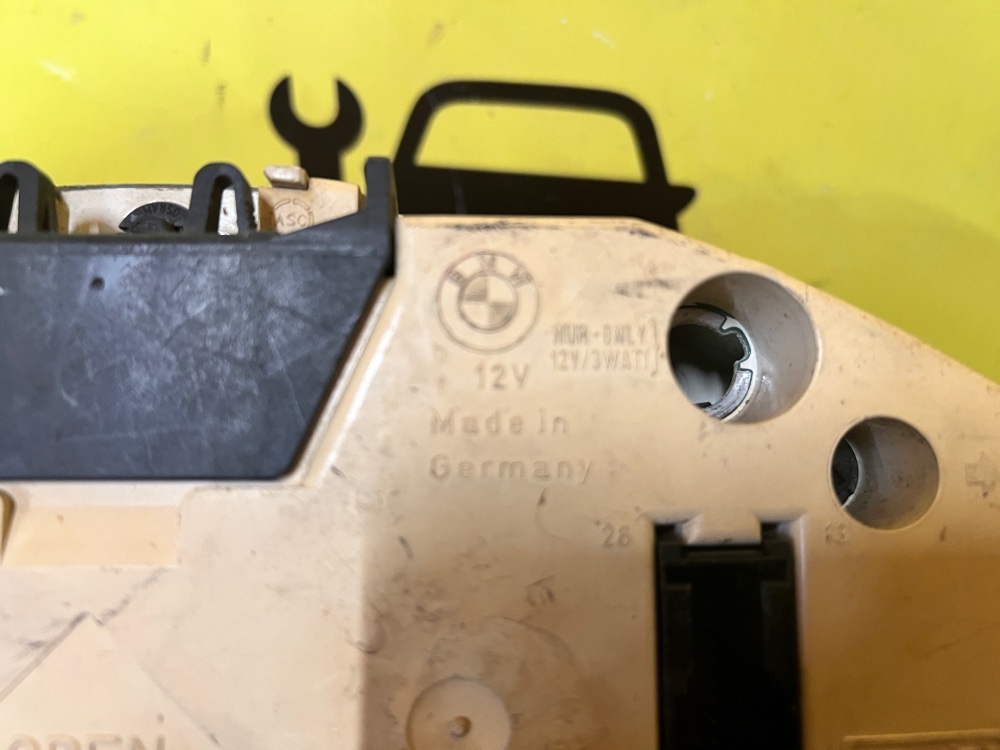 Щиток приборов BMW 8 1991 E31