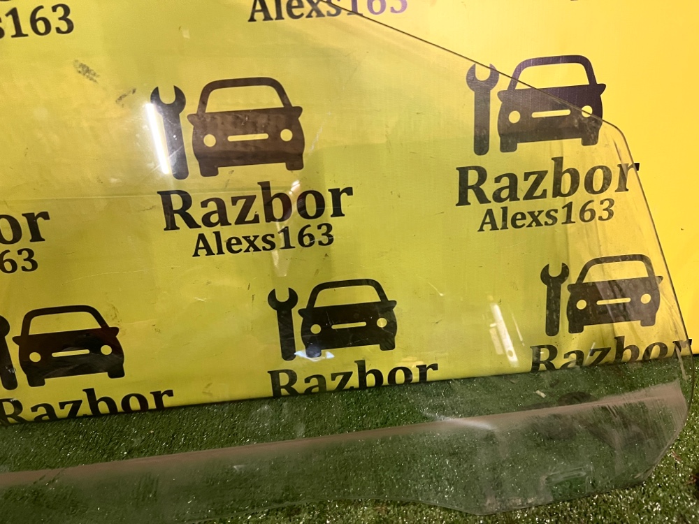 Стекло двери Ford Focus 2011 2