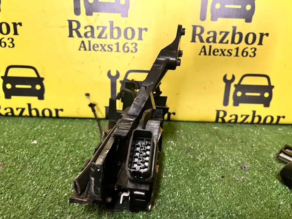 Замок двери Ford Focus 2011 2