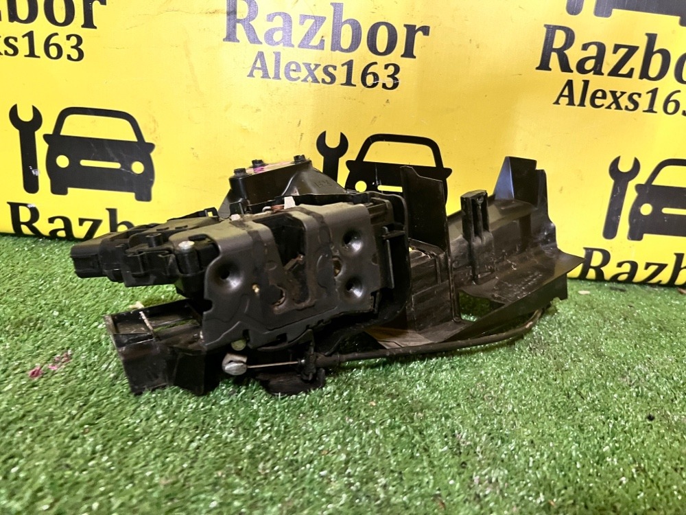 Замок двери Ford Focus 2011 2