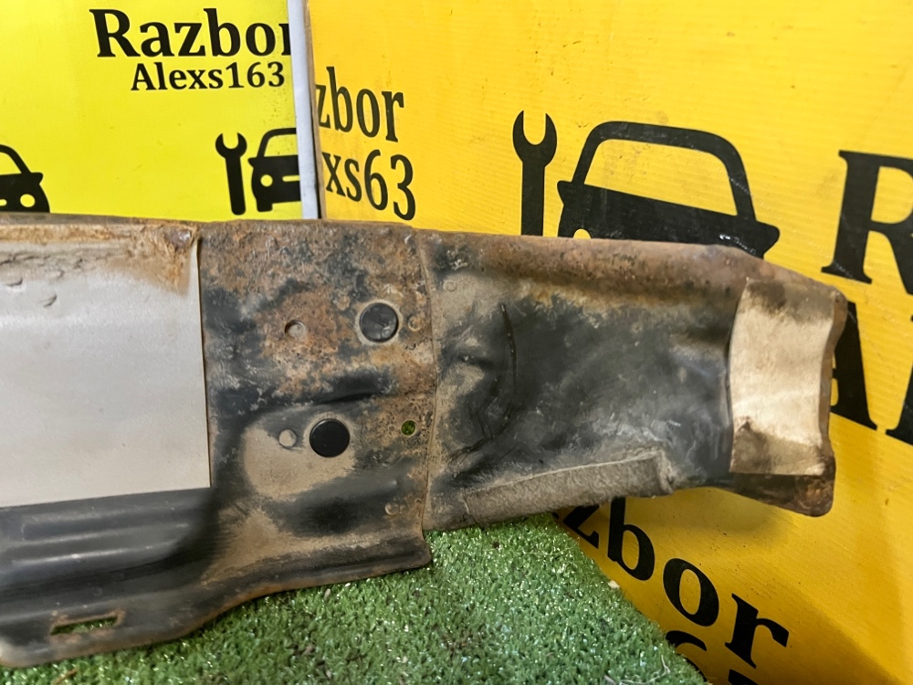 Усилитель бампера Lexus Lx 470 2005 J100