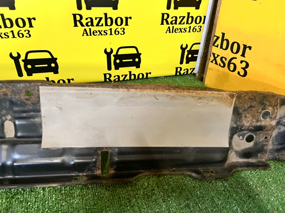 Усилитель бампера Lexus Lx 470 2005 J100