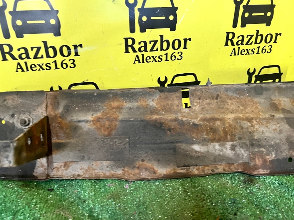 Усилитель бампера Lexus Lx 470 2005 J100