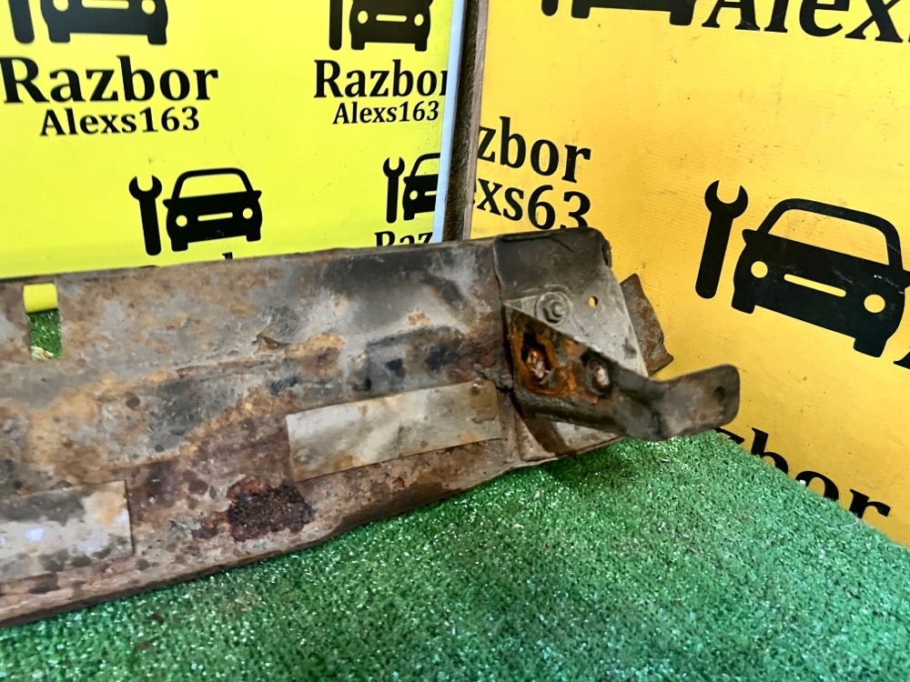 Усилитель бампера Lexus Lx 470 2005 J100