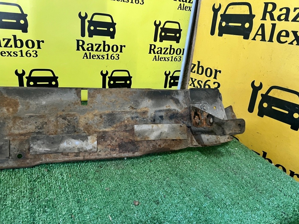 Усилитель бампера Lexus Lx 470 2005 J100