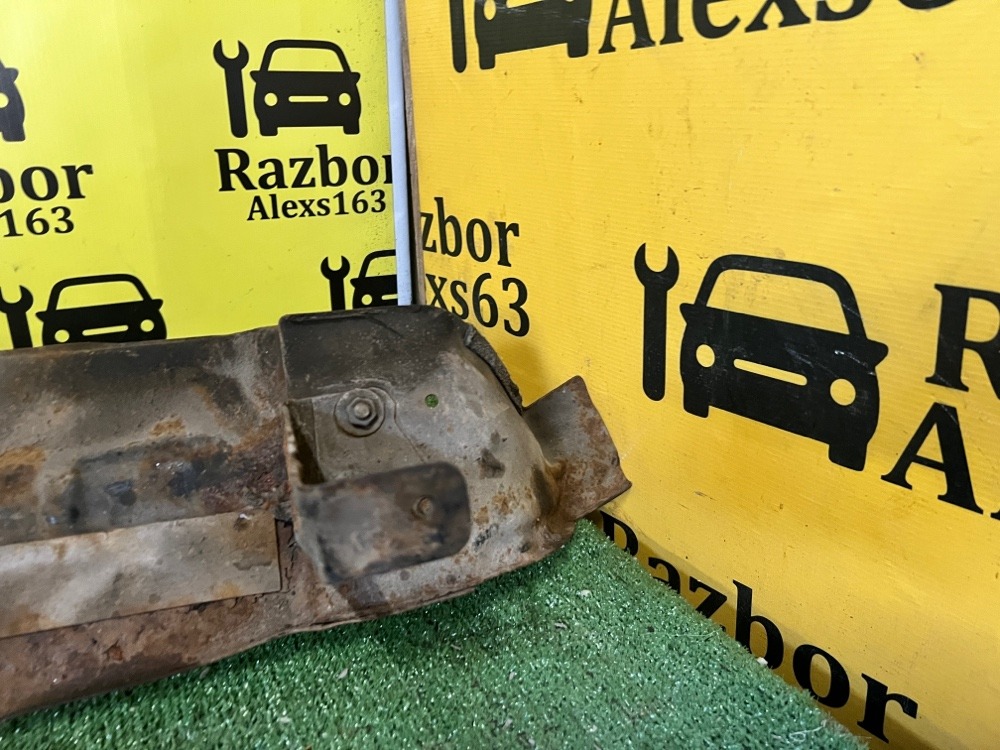 Усилитель бампера Lexus Lx 470 2005 J100