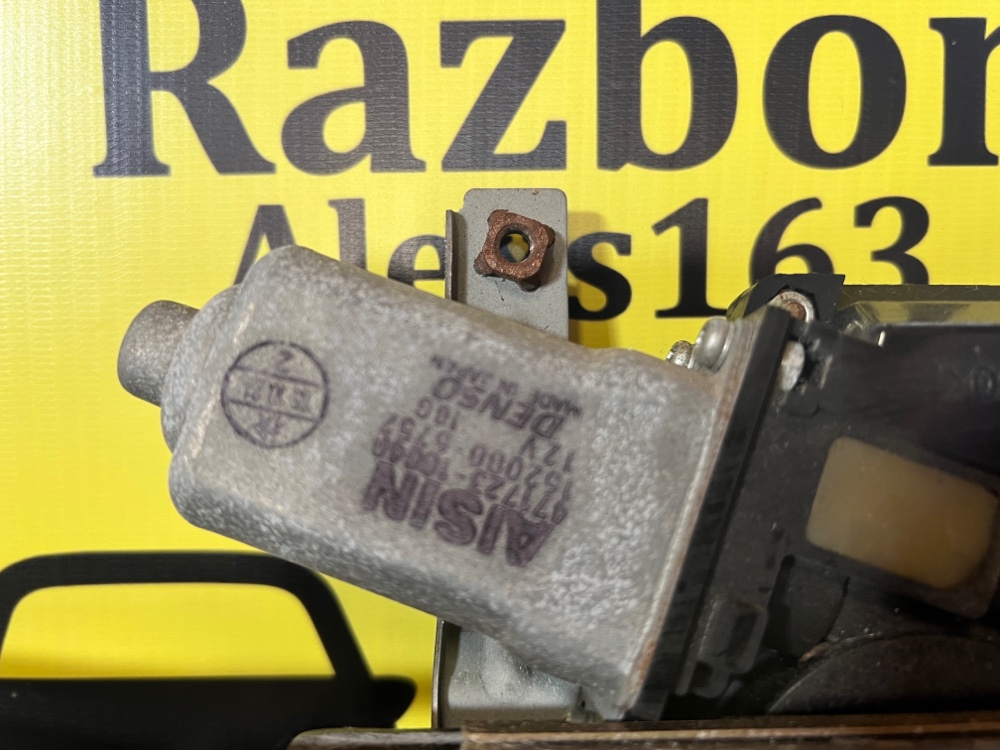 Люк Lexus Lx 470 2005 J100