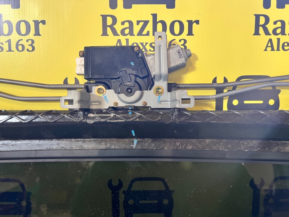 Люк Lexus Lx 470 2005 J100