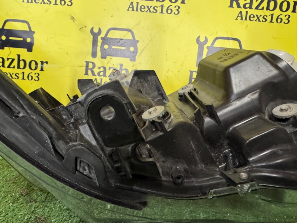 Фара Toyota Land Cruiser 2017 200