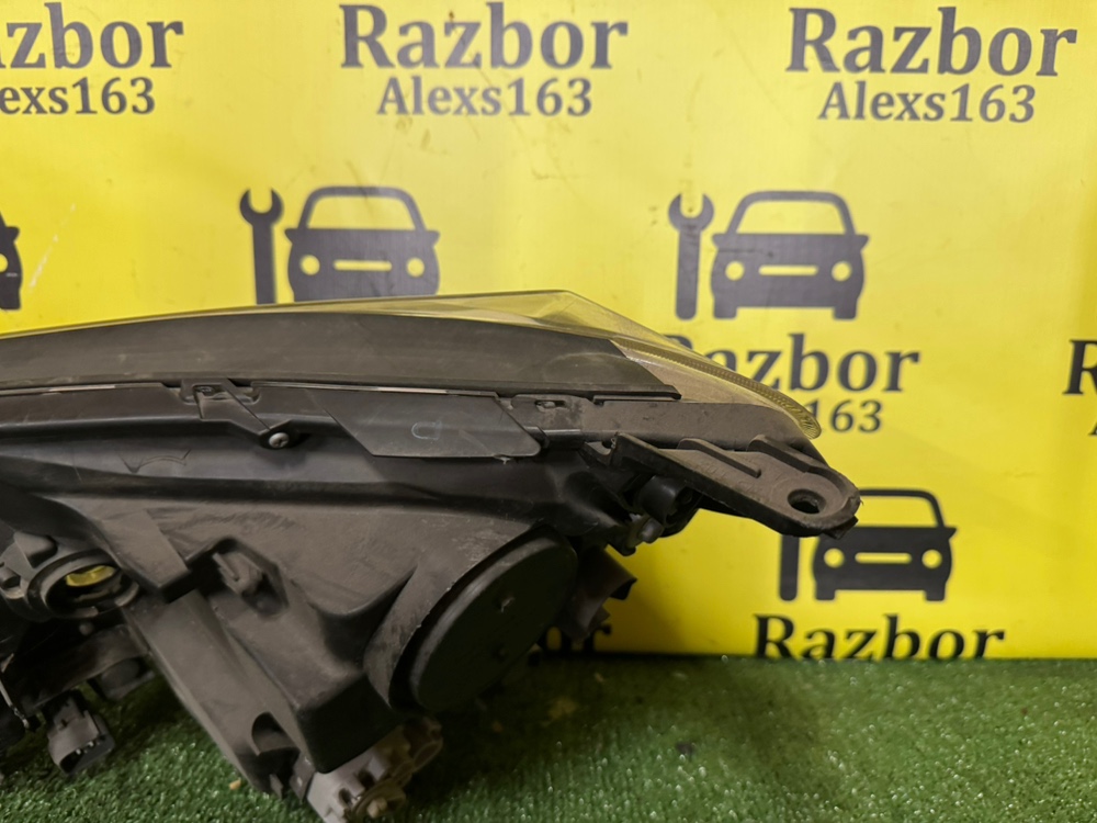 Фара Toyota RAV4 2018 4