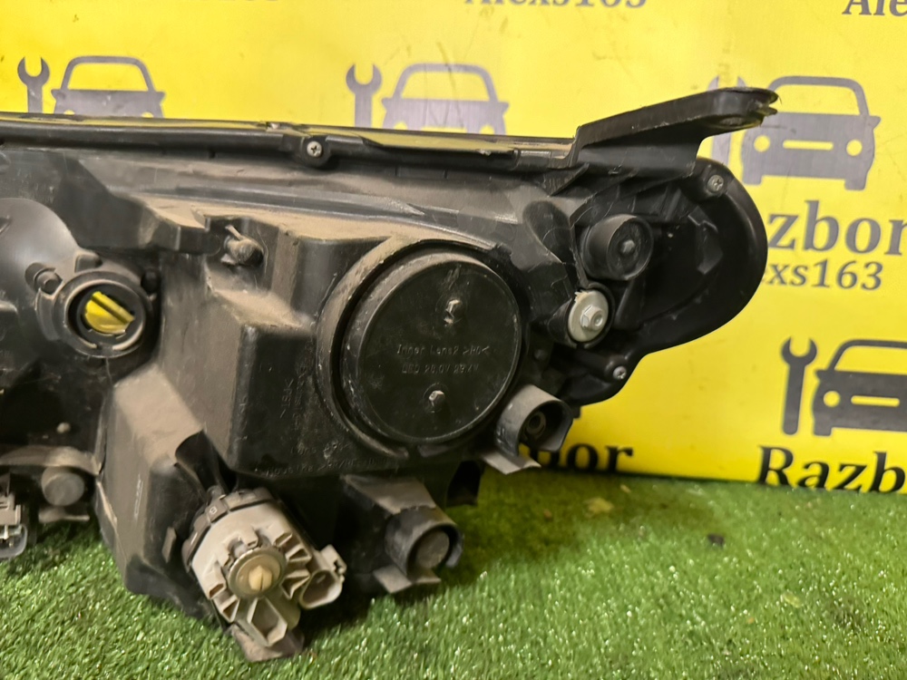 Фара Toyota RAV4 2018 4