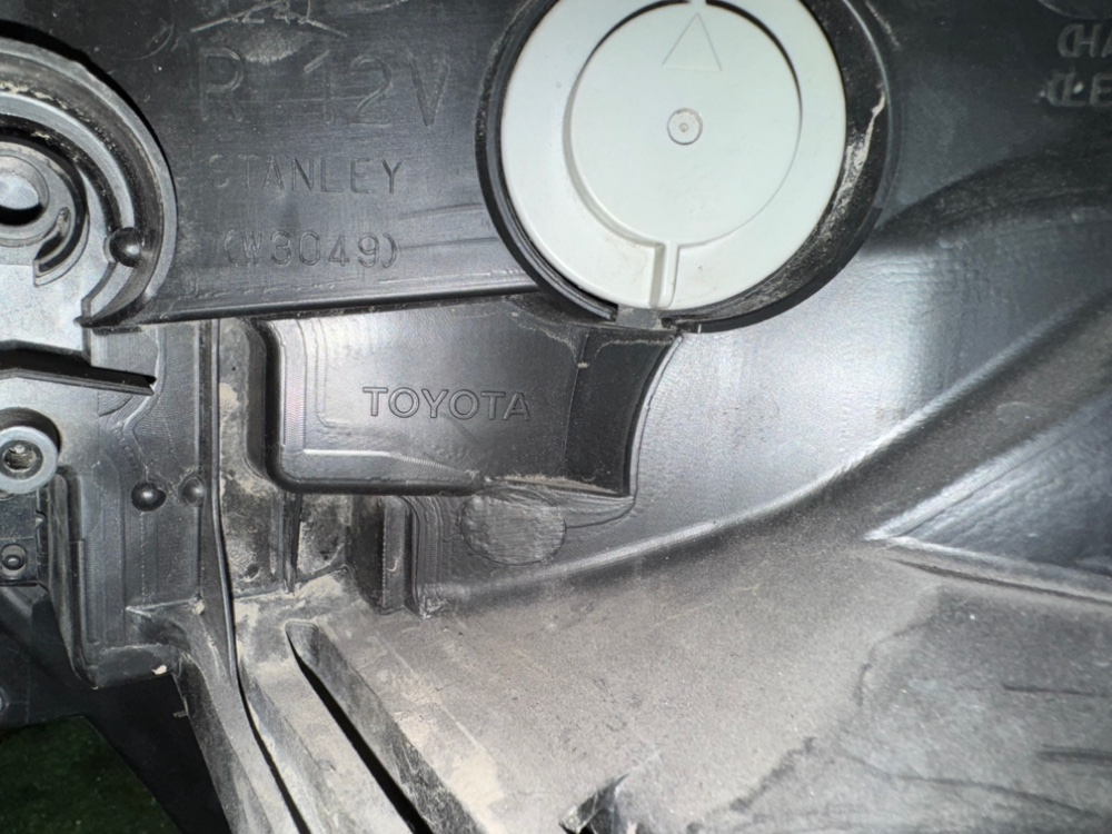 Фара Toyota RAV4 2018 4