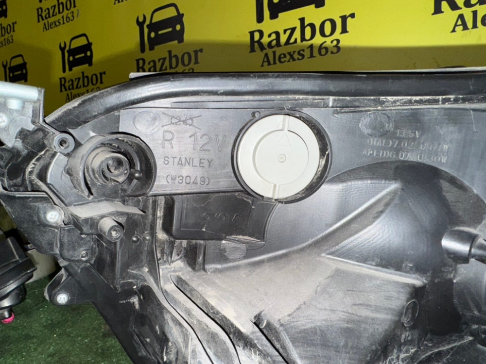 Фара Toyota RAV4 2018 4