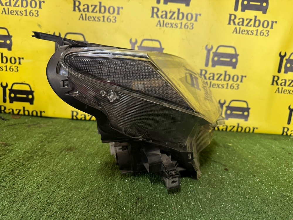 Фара Toyota RAV4 2018 4