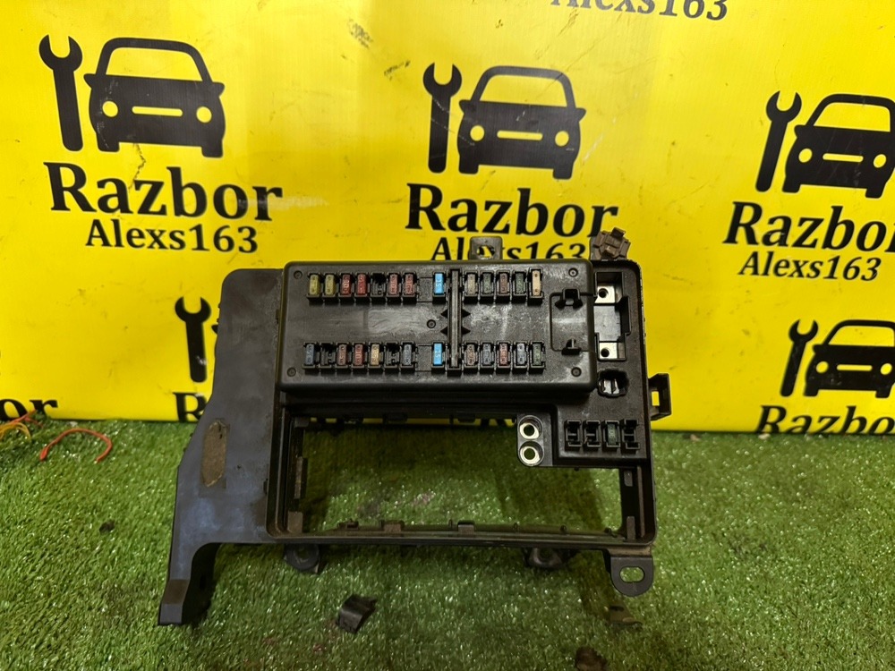Блок предохранителей Lexus Lx 470 2005 J100